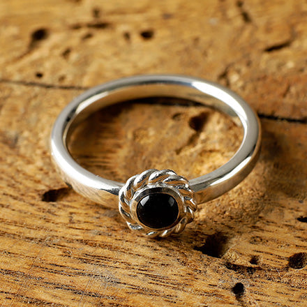Torsion Ring Onyx