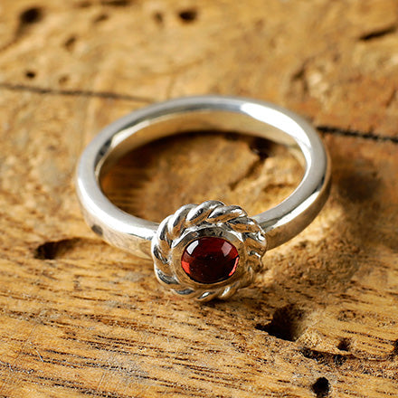 Torsion Ring Garnet