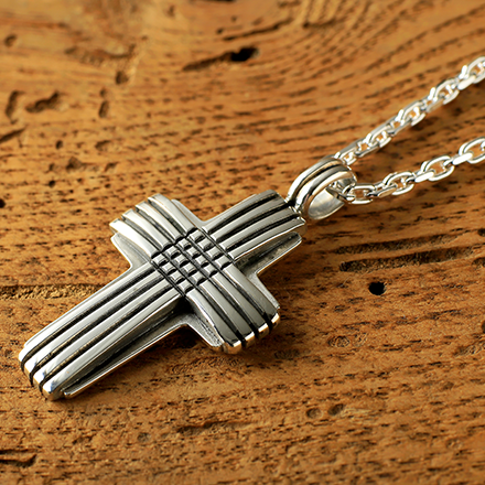 Cross M