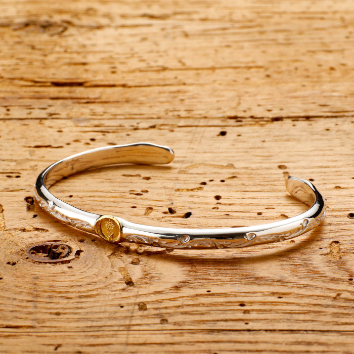 Half Round Gold Bangle Karakusa⁡