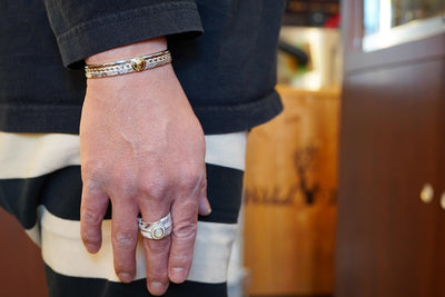 Troika Bangle white 3